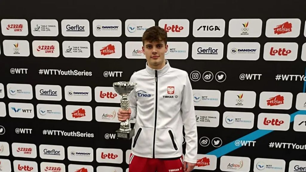 Read more about the article Zwycięstwo Miłosza Redzimskiego w turnieju U17 w Belgii!