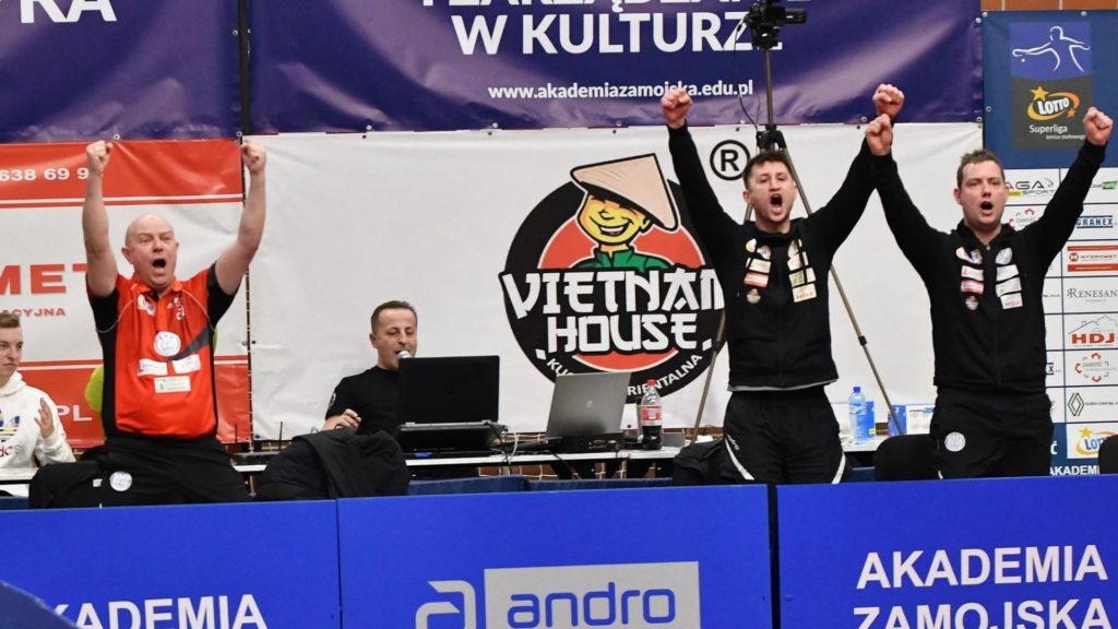 Read more about the article Akademia Zamojska bliżej play-off i z prezentem dla… Baggaleya