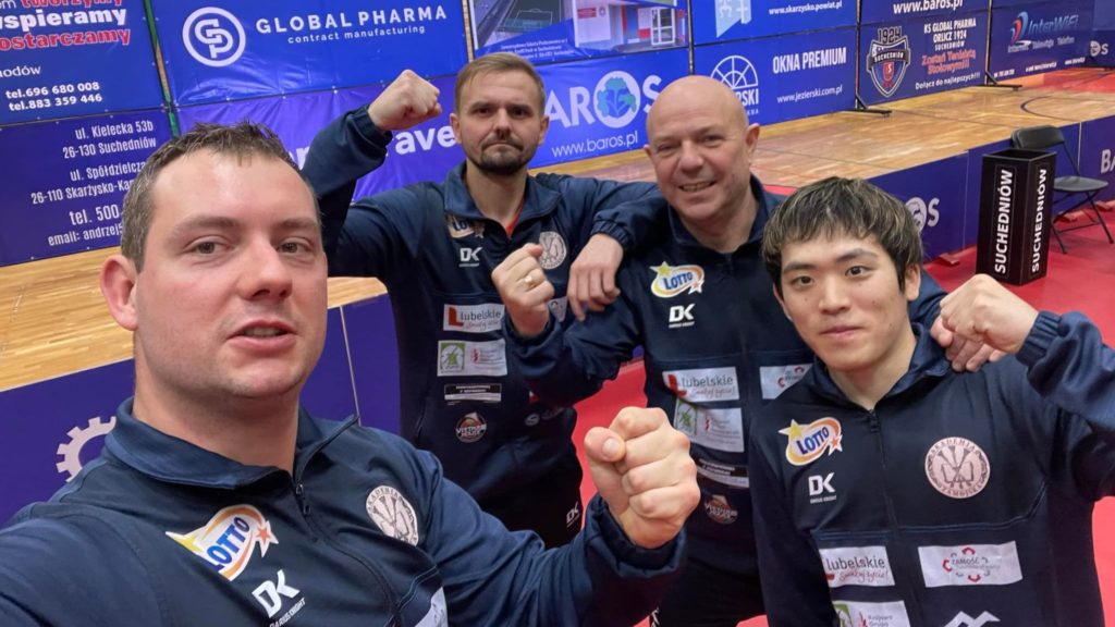 Read more about the article Prezent urodzinowy dla Piotra Chodorskiego